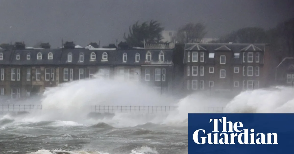 Storm Floris to Bring Unseasonably Strong Winds to UK on Monday