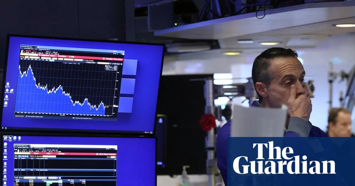 Global Markets Slide as Tech Sell-Off and China Slowdown Stoke Fears