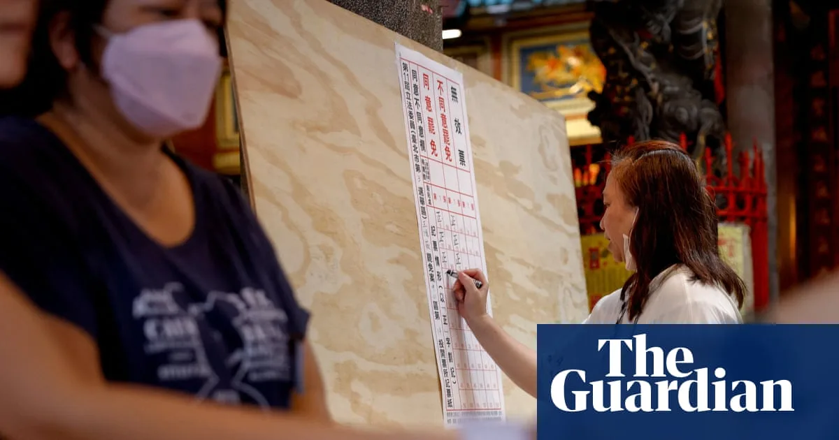 Taiwan's Pro-China Opposition Politicians Survive Recall Bid