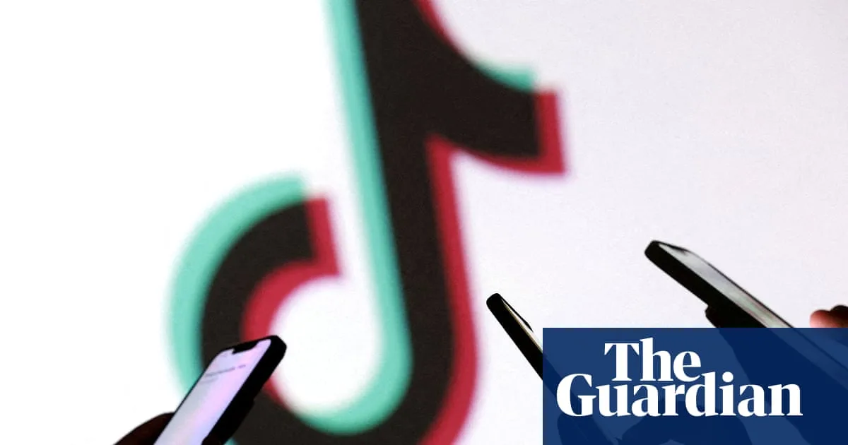 US TikTok Users Reconsider App Amid Privacy and Censorship Concerns