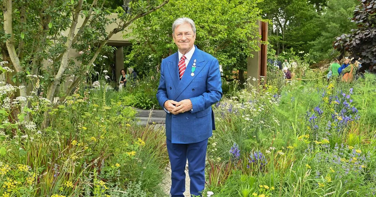 Alan Titchmarsh names 4 plants gardeners should prune now ‘before it’s too late’