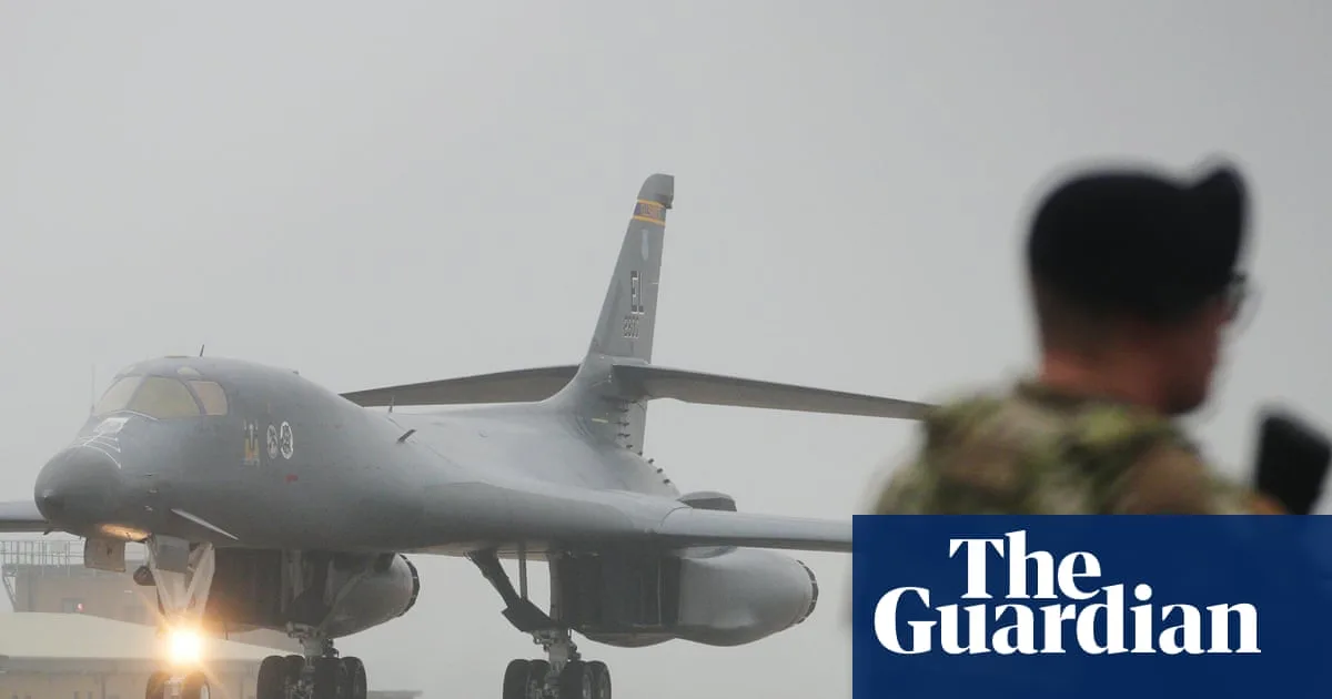 Four US Bombers Land at UK Base Amid Warning of Surge in Strikes on Iran