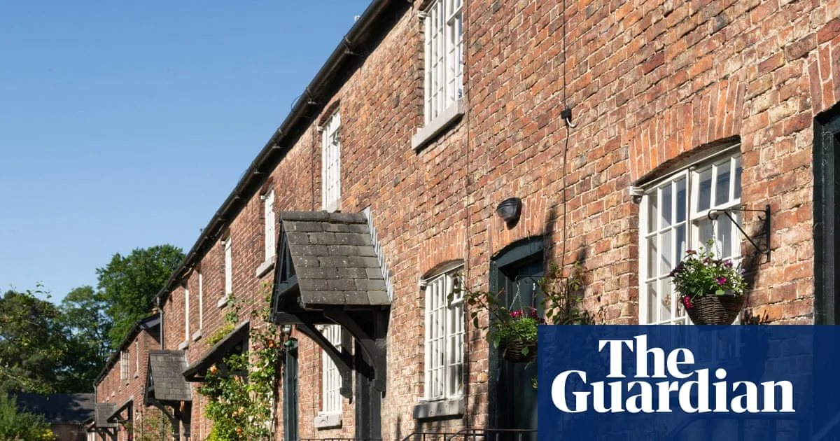 UK House Prices Stall for Second Month Amid Interest Rate Concerns