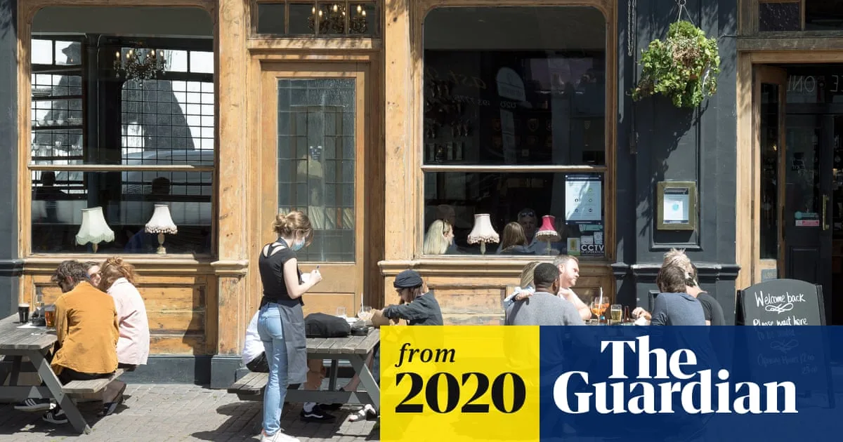 English Councils Push for Smoking Ban Outside Pubs and Cafes