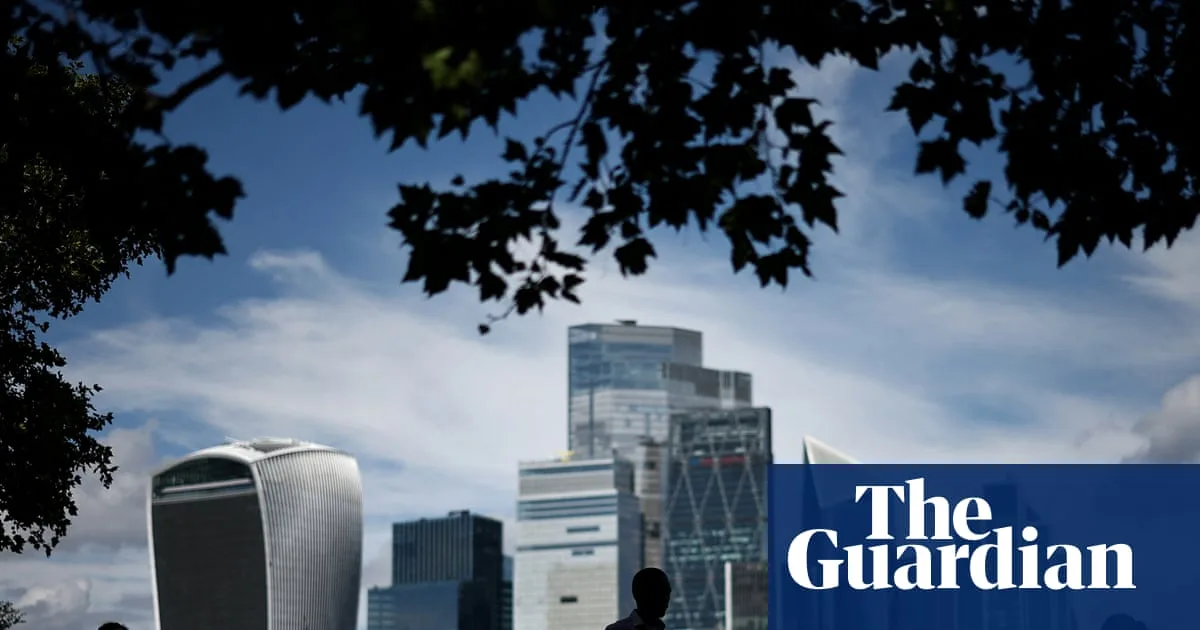 UK Economy Grows 0.3% in Second Quarter, Beating Expectations
