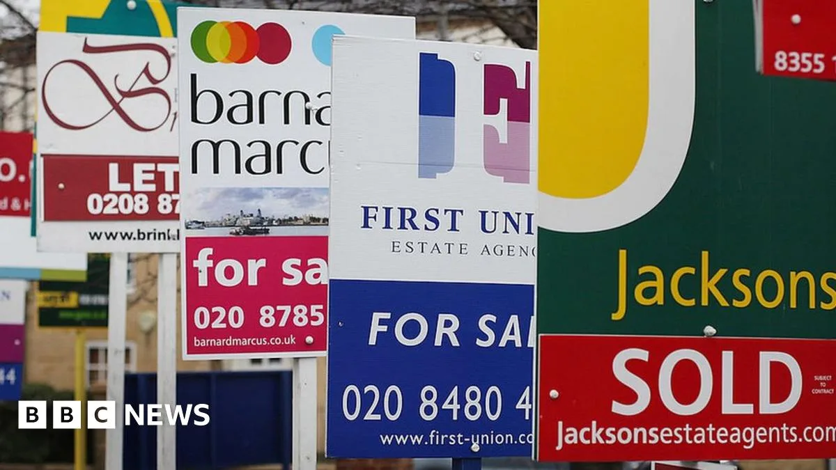 UK House Prices See First Annual Fall Since 2012