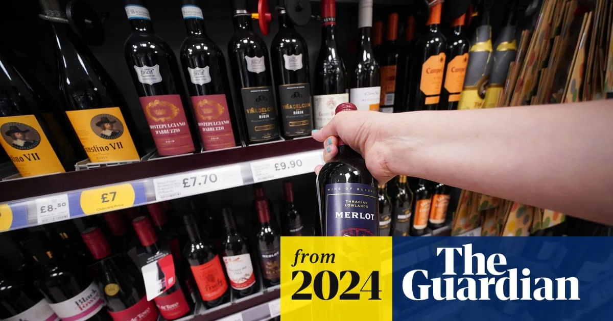 UK Inflation Unexpectedly Rises to 4.0% in December, Driven by Tobacco and Alcohol Costs