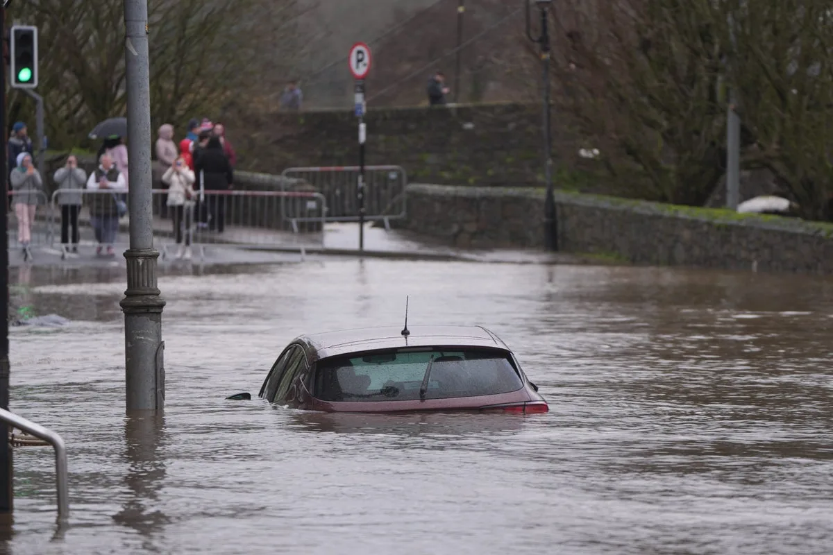 Union Calls for Climate Leave Amid Irish Storm Clean-Up