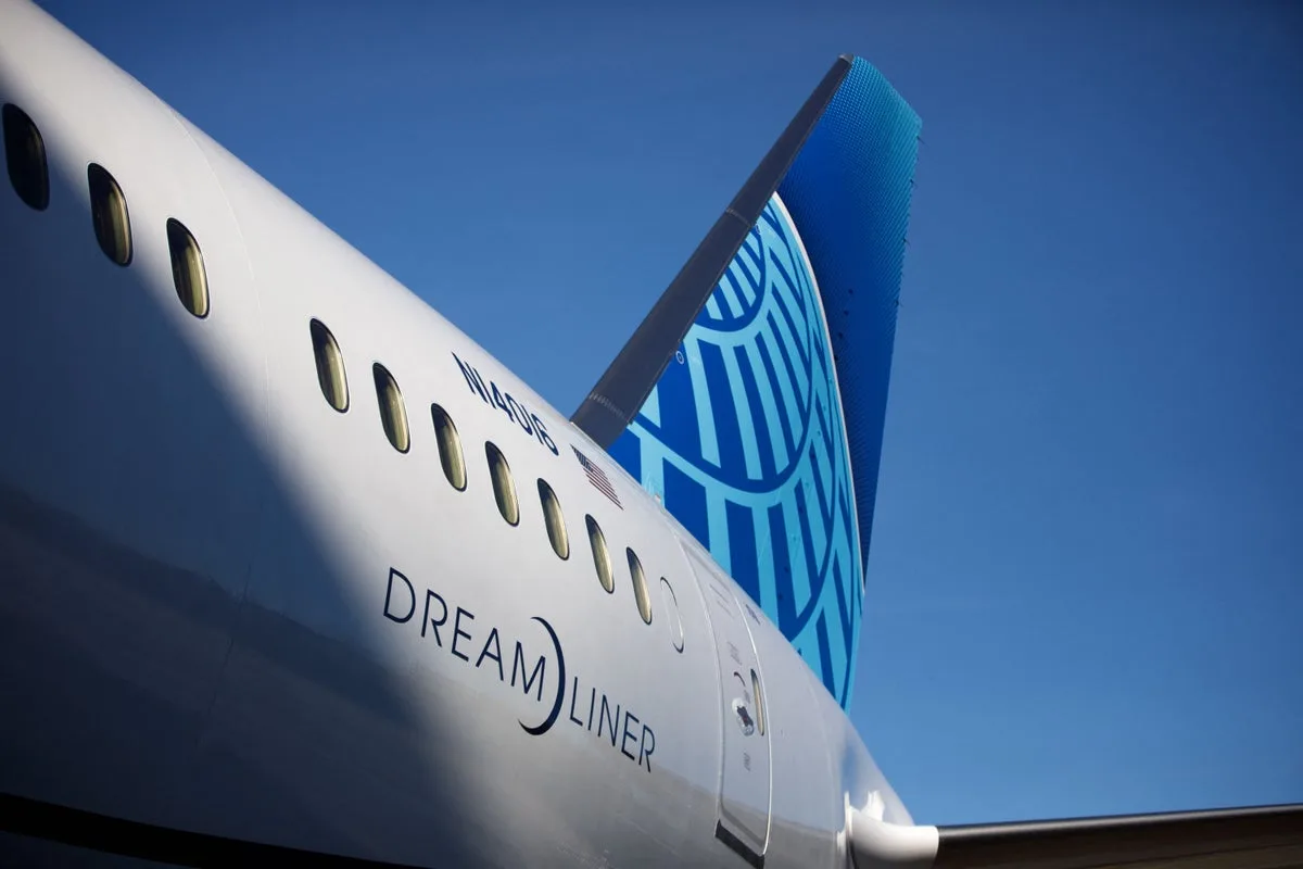 United Airlines Boeing 787 Makes Emergency Landing at LAX After Engine Fire