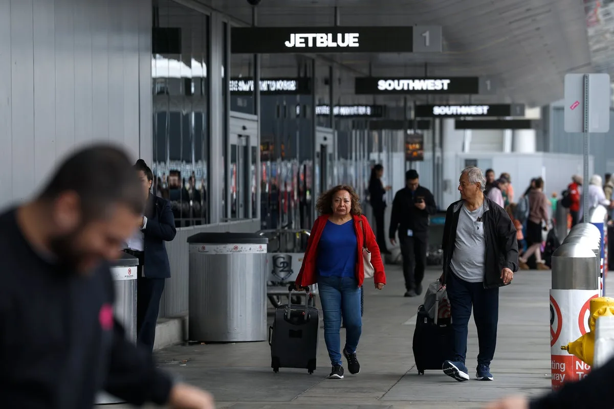 United Airlines Raises Baggage Fees as Fuel Costs Soar