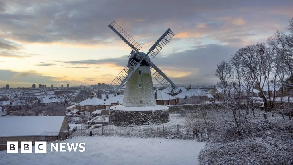 UK Braces for Freezing Weekend as Snow and Ice Warnings Issued