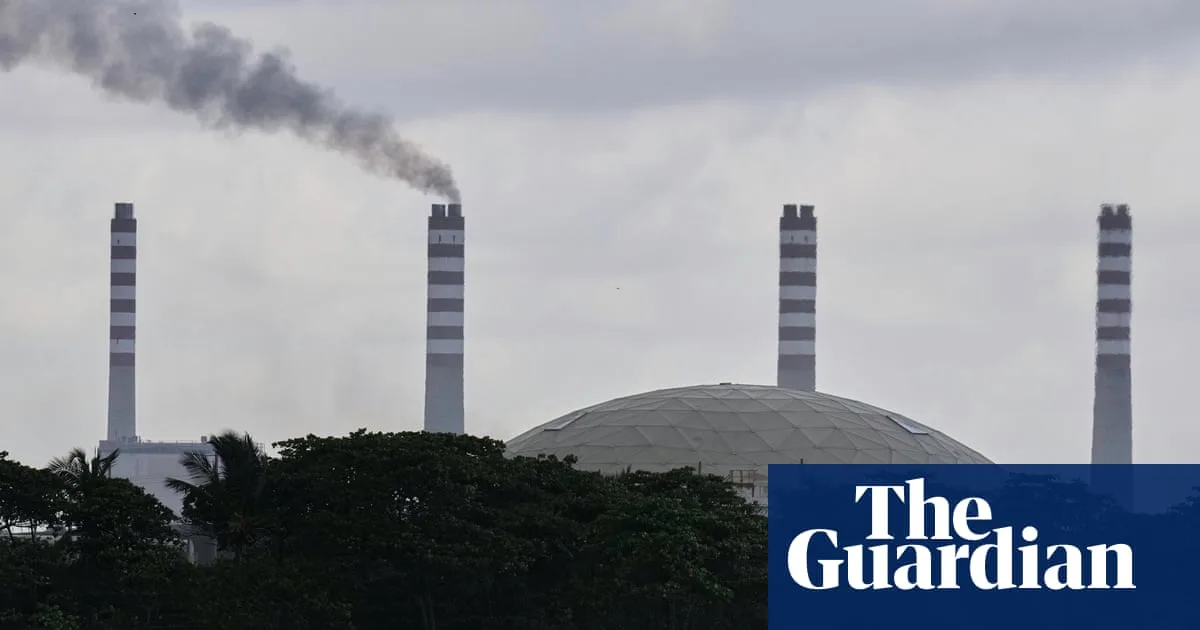 Venezuelan Oil Threat Looms Over US Frackers Amid Global Glut