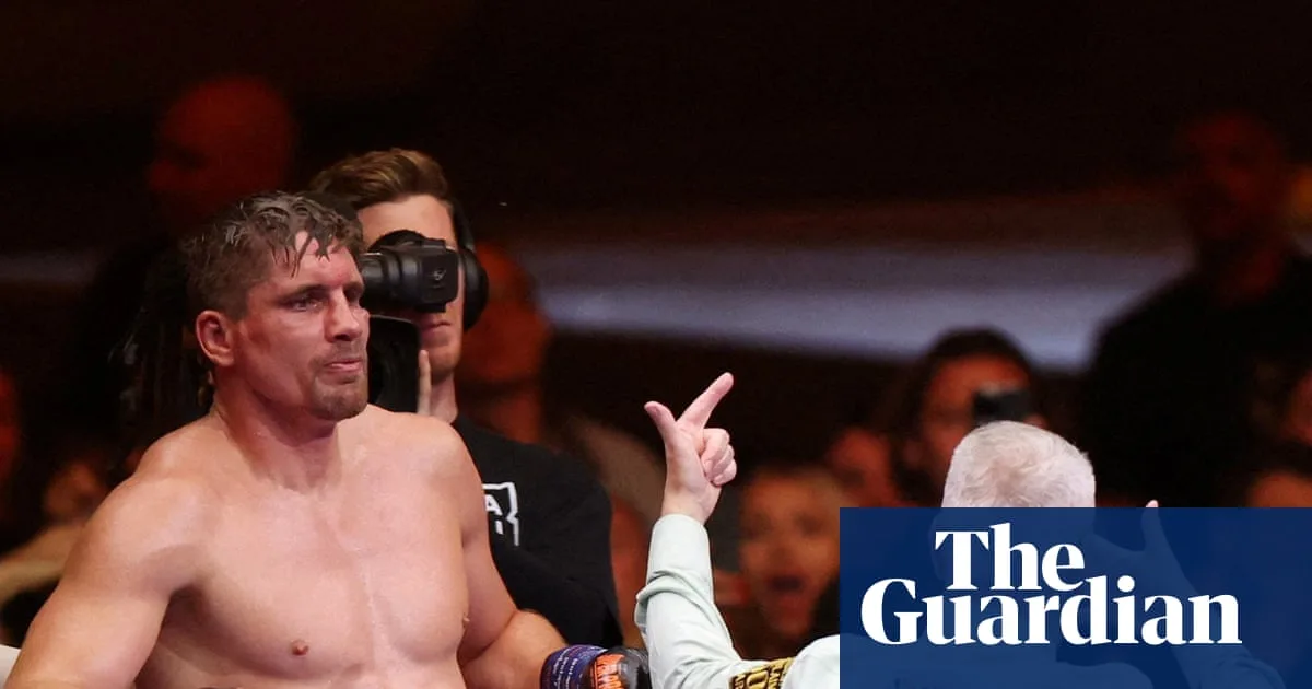 Verhoeven Demands Apology and Rematch After Controversial Usyk Stoppage