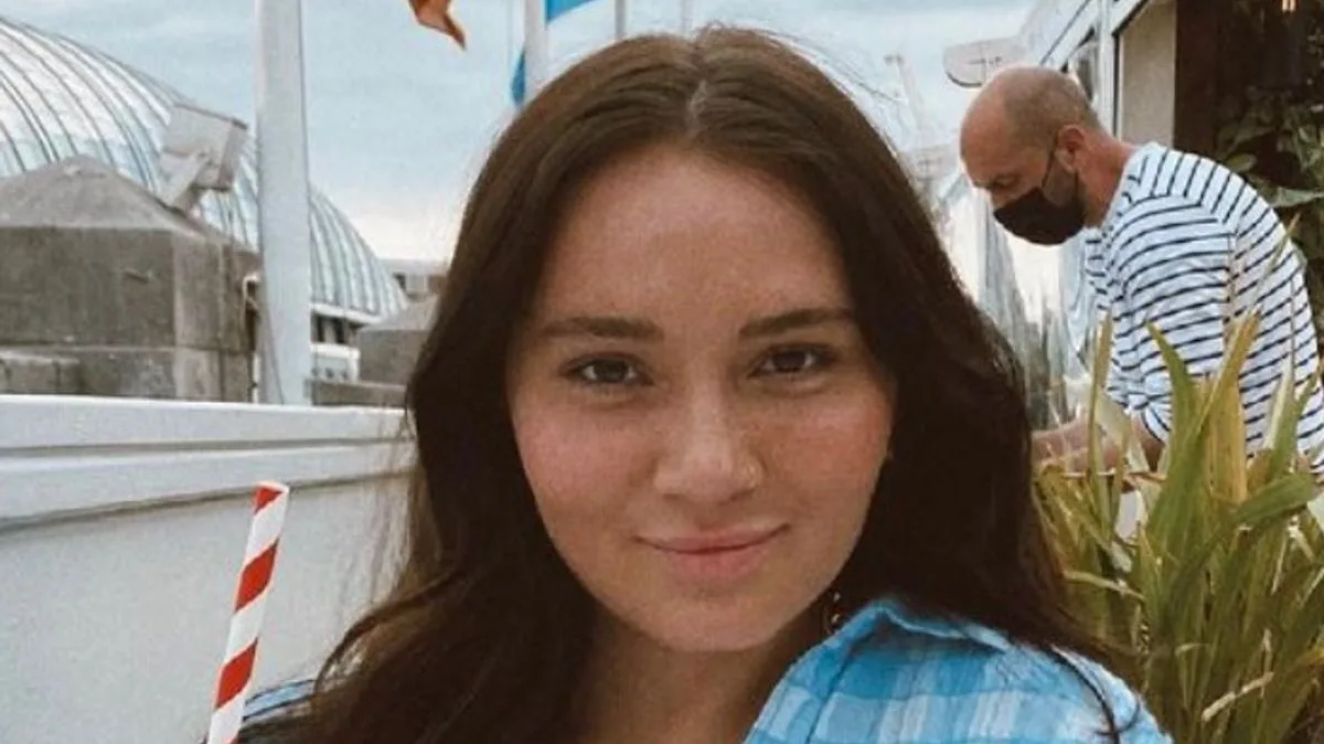 Victoria Beckham's Niece Libby Adams Embraces Luxury Lifestyle and Famous Pose