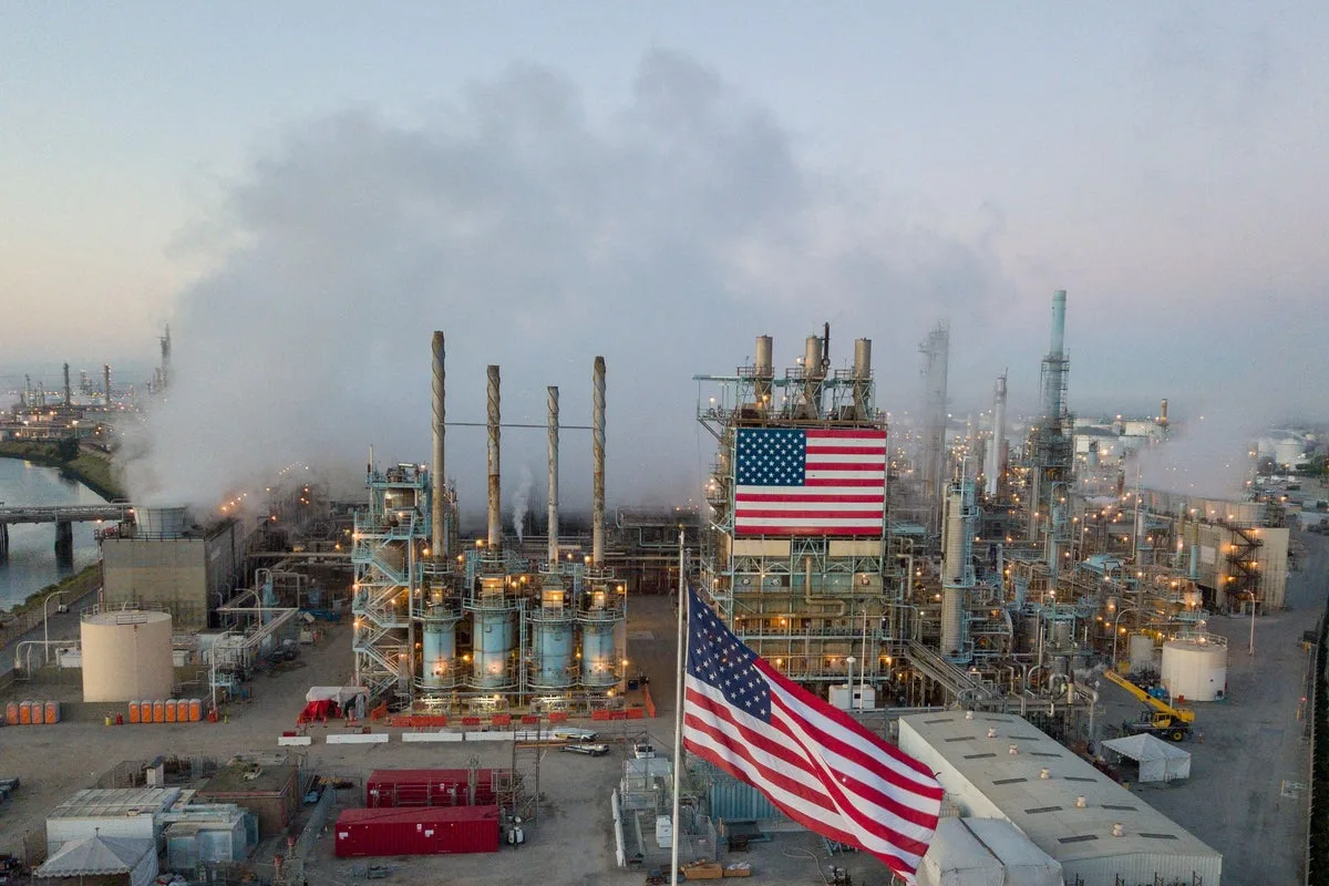 White House Considers Suspending Jones Act to Tackle Fuel Prices