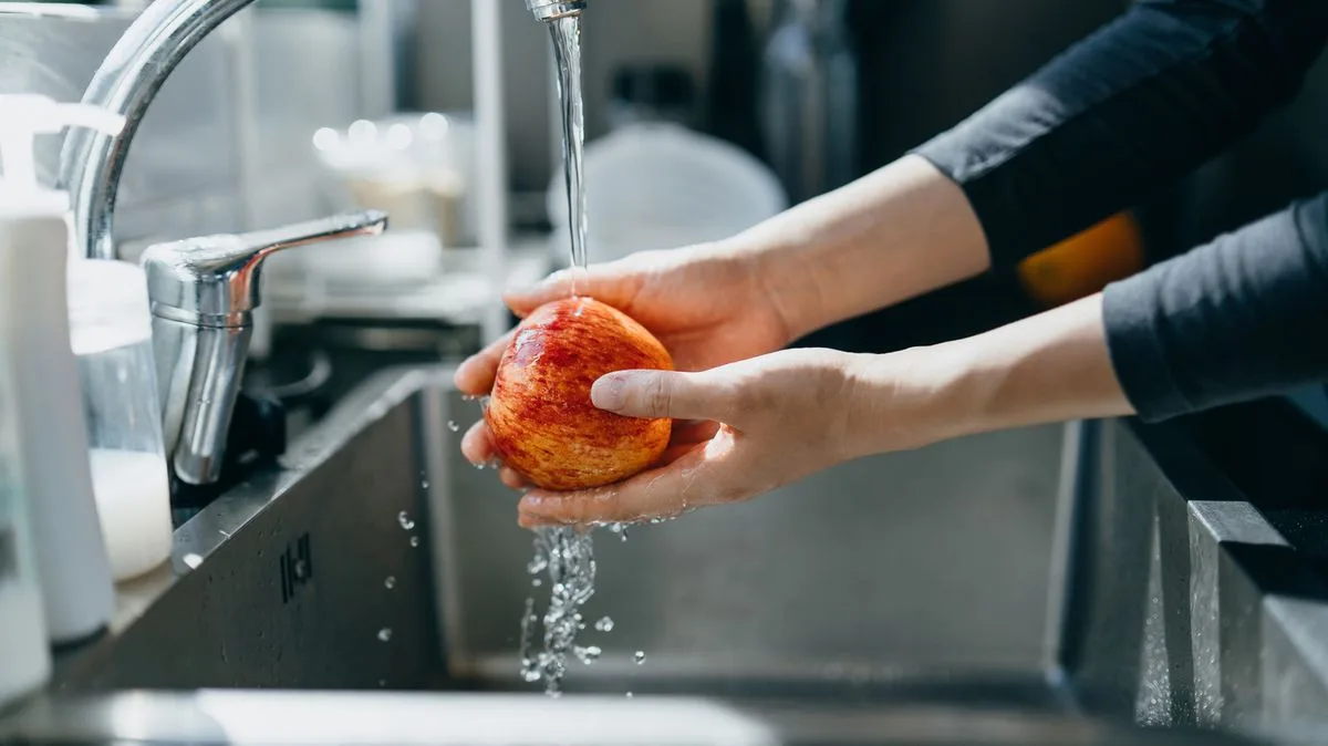 Gardeners Urged to Save Apple Peels as Secret Superfood for Plants