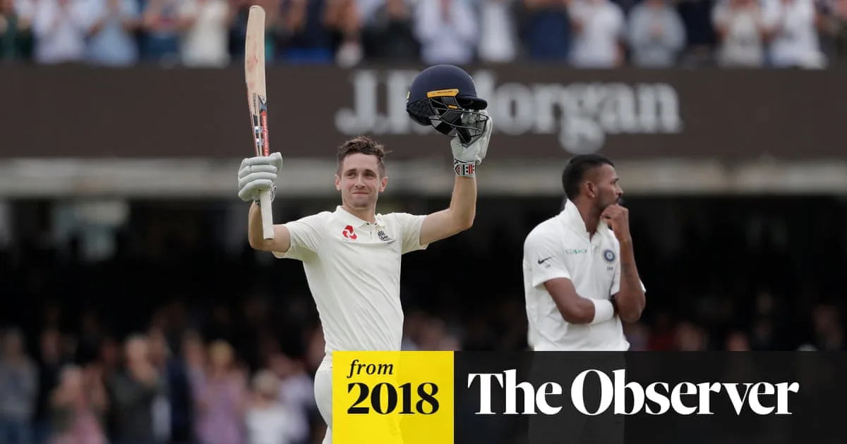 Woakes and Root Shine as England Dominate India