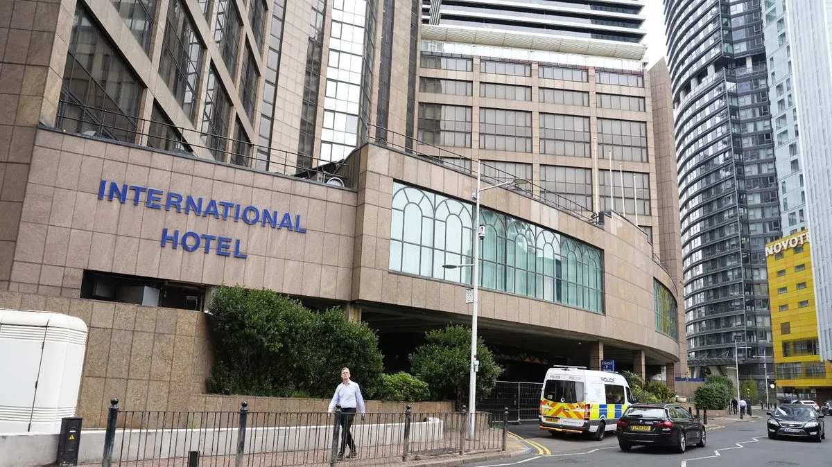 Woman Armed with Meat Cleaver Confronts Asylum Seekers at London Hotel