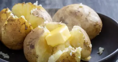 65p Baking Soda Trick for Perfectly Fluffy Jacket Potatoes with Crisp Skin