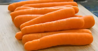 Boil Carrots Whole for Maximum Nutrients, Experts Advise