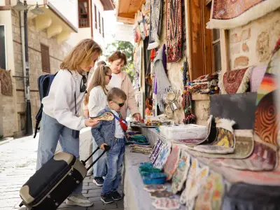 Brits Warned of 'Massive Scam' in Turkey Over Currency Exchange