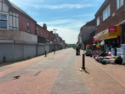 Daylight robbery at New Ferry jewellers, police appeal