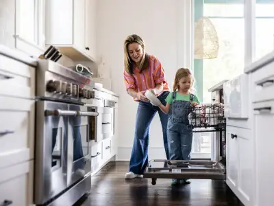 Dishwasher Rinsing Mistake: Bosch Experts Settle Debate
