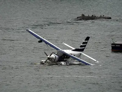 Eight Rescued After Seaplane Crashes into East River in New York