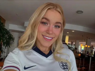 Elle Brooke Paints St George's Cross on Buttocks for England World Cup Match