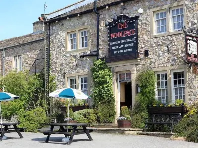Emmerdale Fans Stunned by Woolpack Pub Pint Prices in New Episode