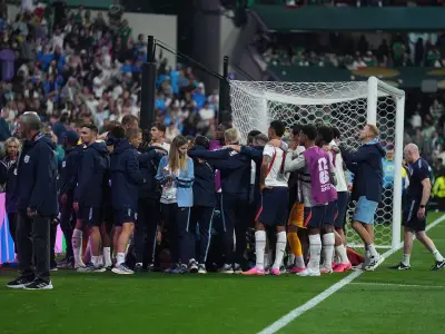 England Beat Mexico 3-2, Henderson Injured, FIFA Furious: World Cup Round-Up