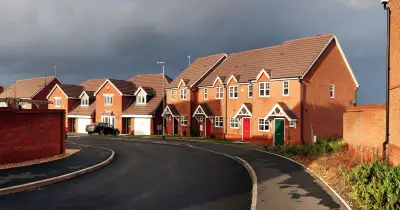 Foul 'Non-Stop' Smell Forces Brits From Homes in Ashford Cul-de-Sac