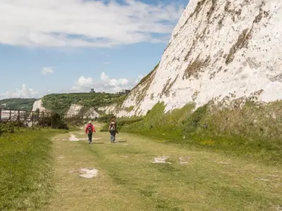 Hidden Beach and Shipwreck Near London: Dover Train Trip