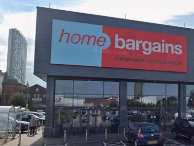 Home Bargains £15 Citronella Candle Keeps Summer Bugs Away