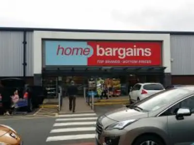 Home Bargains £4 Travel Organiser Keeps You Tidy on Holiday