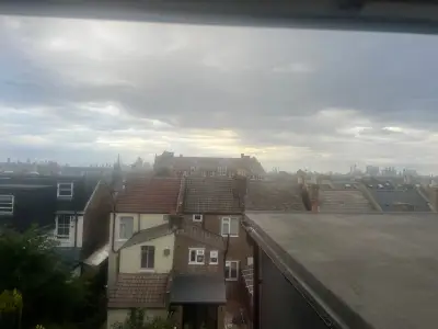 London Sees First Rain in Weeks After Prolonged Dry Spell