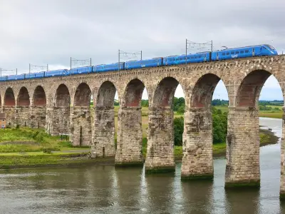 Lumo Breaks Record with 772-Passenger Electric Train Service