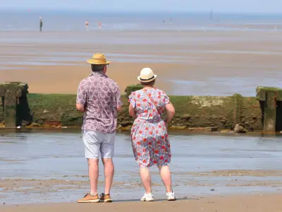 Met Office: UK Heatwave to Continue Until Next Week, Temperatures Over 30°C