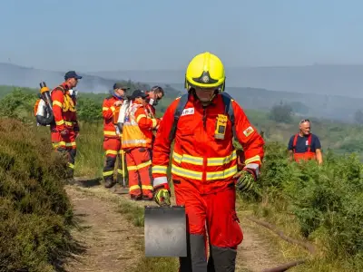 Moorland Fires Rage On at Dovestone and Tintwistle, Crews Stay Until Next Week