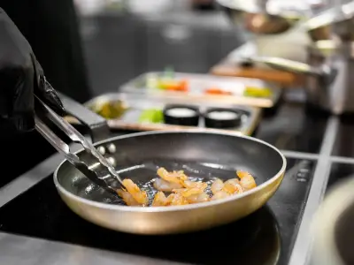 Oncologist Warns Damaged Non-Stick Pans Pose Cancer Risk