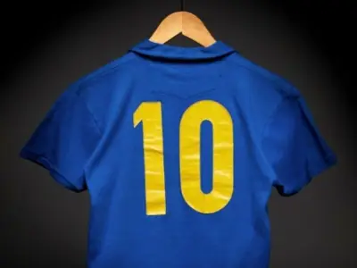 Pele's 1958 World Cup Final Shirt Sells for £3.6m at Auction