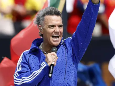 Robbie Williams Addresses 'Deeply Unprofessional' Mint Incident at World Cup Final
