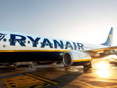 Ryanair Ibiza flight chaos: boozy passengers 'have toilet sex' and 'offer hook-ups'