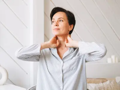Shoppers Rush to Buy £75 Gadget That Tightens Jawline Sag