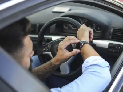Smartwatch Users Risk £200 Fine and Penalty Points While Driving