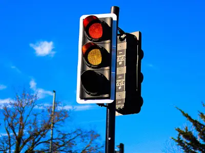 Temporary traffic light myths could cost drivers £100 and points