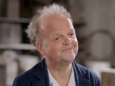 Toby Jones Discovers Indian Heritage and Cousin on Who Do You Think You Are?