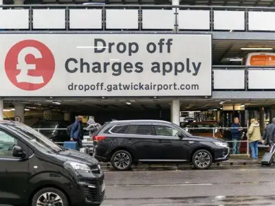 UK Airport Drop-Off Fees Slammed as 'Out of Control' at £1 Per Minute