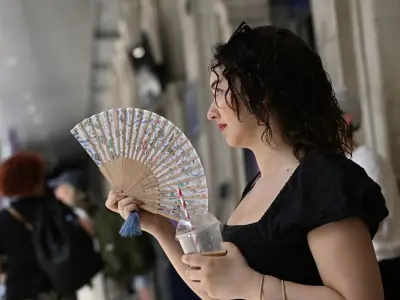 UK Heat Health Alert Issued for 7 Regions as Temperatures Remain High
