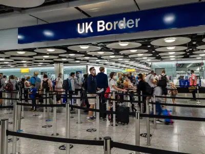 UK Lowers E-Gate Age to 8 for Children Returning from Holidays